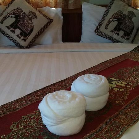 วิลลา กิ่งคำ ริเวอร์ไซด์ Hotel หลวงพระบาง ภายนอก รูปภาพ