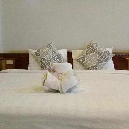 วิลลา กิ่งคำ ริเวอร์ไซด์ Hotel หลวงพระบาง ภายนอก รูปภาพ