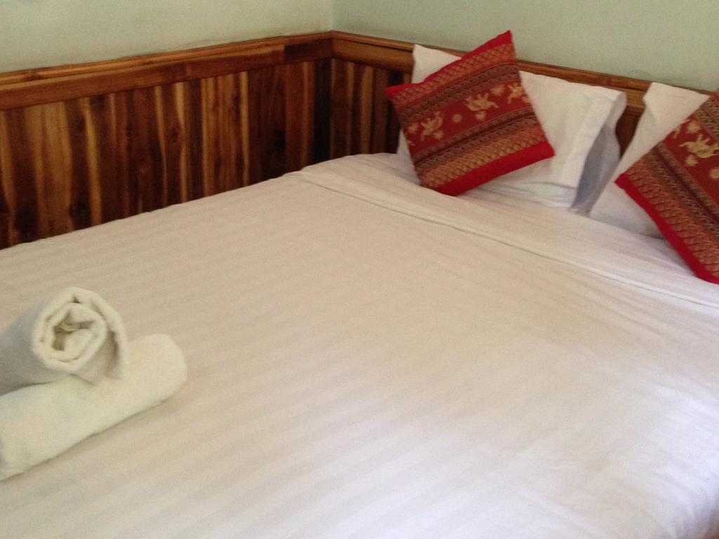 วิลลา กิ่งคำ ริเวอร์ไซด์ Hotel หลวงพระบาง ภายนอก รูปภาพ