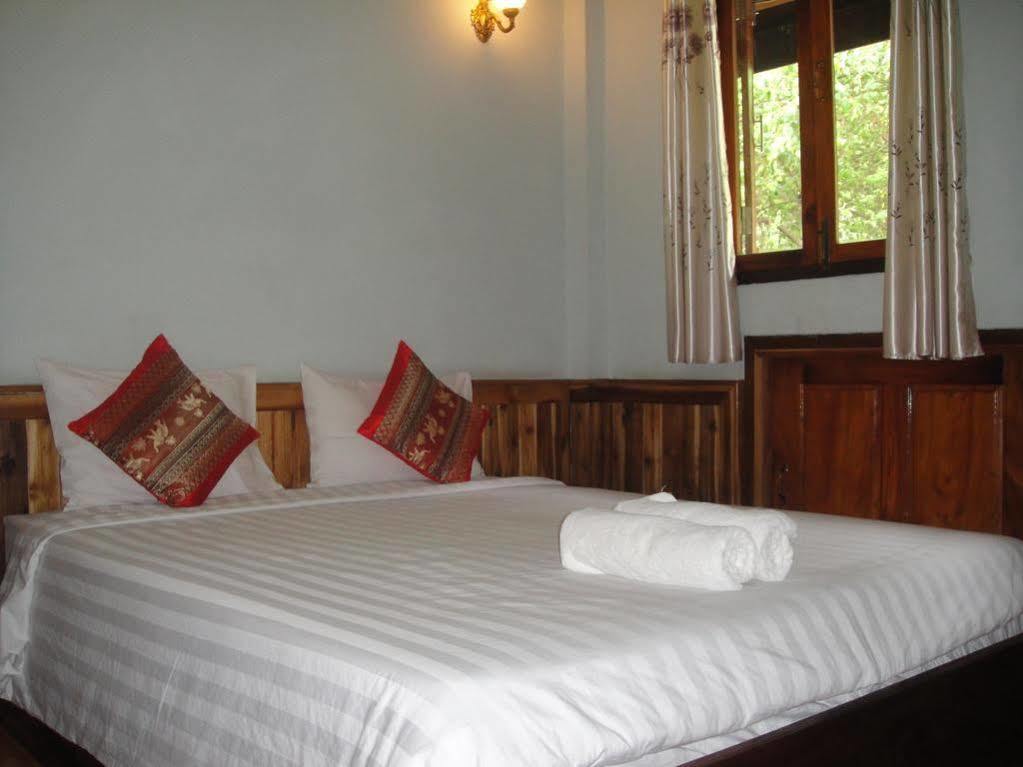 วิลลา กิ่งคำ ริเวอร์ไซด์ Hotel หลวงพระบาง ภายนอก รูปภาพ